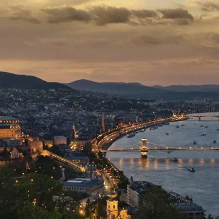 Budget * בודפשט